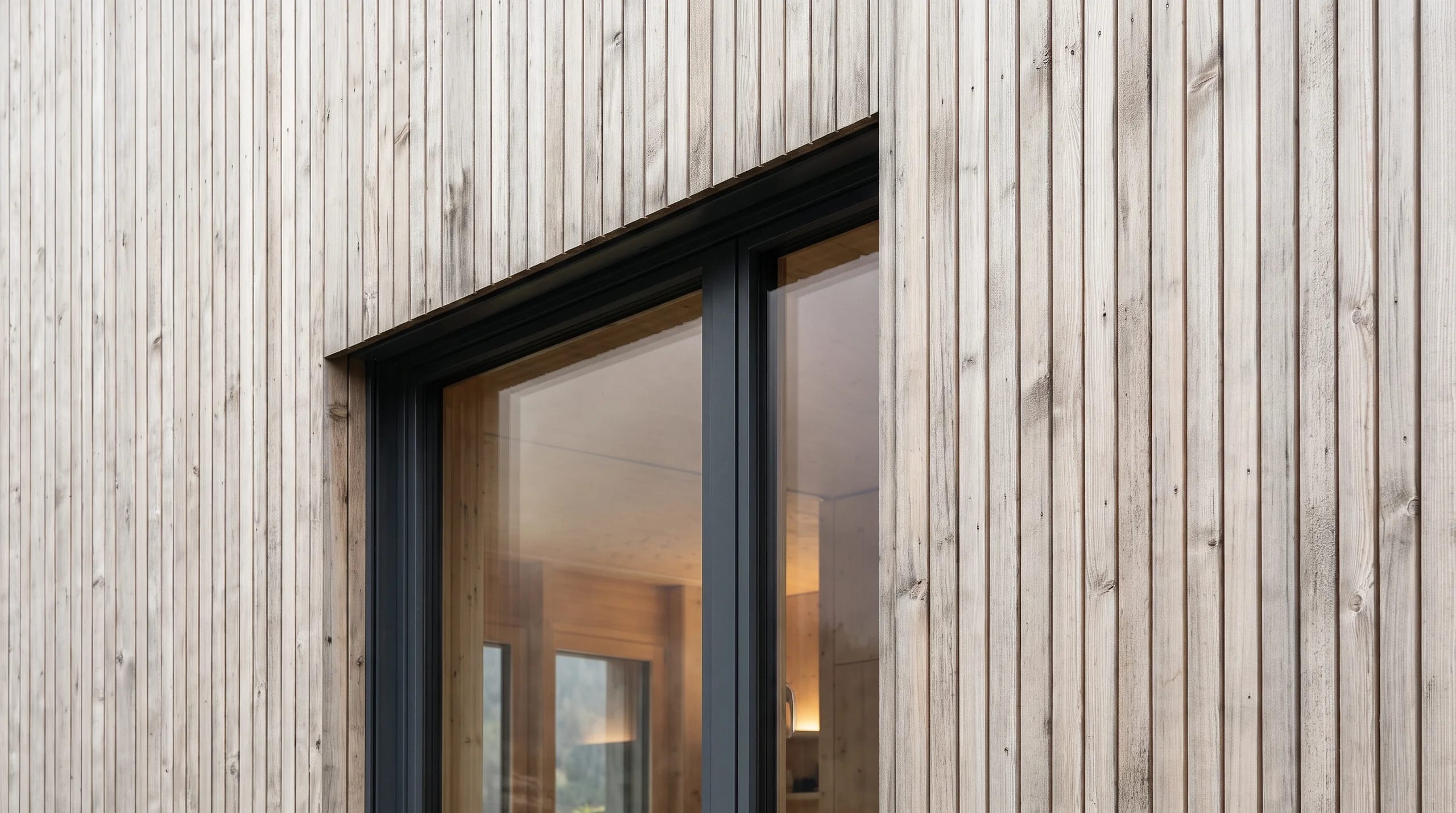 Rivestimento in legno come riferimento del materiale in Ref 1